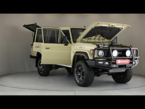 Toyota Land Cruiser 79 2.8GD-6 double cab - Image 14