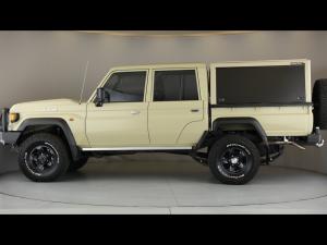 Toyota Land Cruiser 79 2.8GD-6 double cab - Image 17