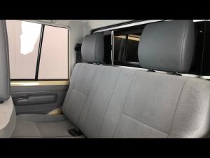 Toyota Land Cruiser 79 2.8GD-6 double cab - Image 21