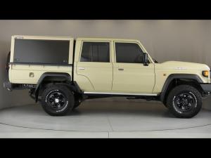Toyota Land Cruiser 79 2.8GD-6 double cab - Image 3
