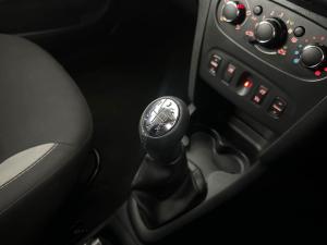 Renault Sandero 900T Stepway - Image 6