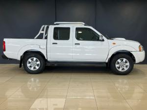 Nissan NP300 Hardbody 2.5TDi double cab 4x4 - Image 2
