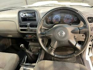 Nissan NP300 Hardbody 2.5TDi double cab 4x4 - Image 5