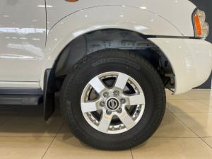 Nissan NP300 Hardbody 2.5TDi double cab 4x4 - Image 7