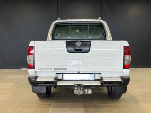 Nissan NP300 Hardbody 2.5TDi double cab 4x4 - Image 8