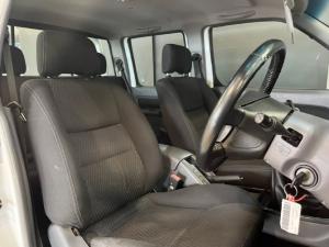 Nissan NP300 Hardbody 2.5TDi double cab 4x4 - Image 9