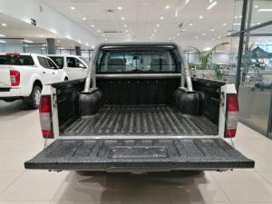 Nissan NP300 Hardbody 2.5TDi double cab 4x4 - Image 5