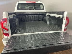 Nissan Navara 2.5DDTi double cab LE Plus - Image 7