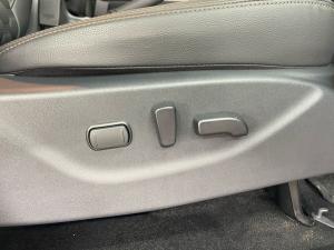 Nissan Navara 2.5DDTi double cab LE Plus - Image 9