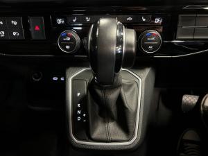 Volkswagen Caravelle 2.0BiTDI Highline 4Motion - Image 19