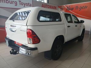 Toyota Hilux 2.4GD-6 double cab 4x4 Raider manual - Image 2