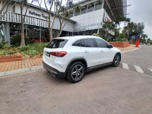 Mercedes-Benz GLA GLA200 - Image 2