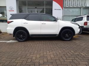 Toyota Fortuner 2.8GD-6 4x4 VX - Image 3