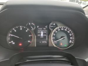 Toyota Hilux 2.8GD-6 double cab 4x4 Raider auto - Image 15