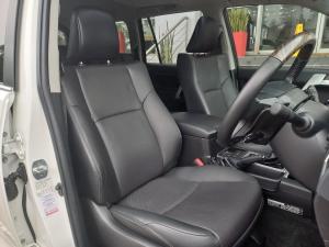 Toyota Hilux 2.8GD-6 double cab 4x4 Raider auto - Image 19