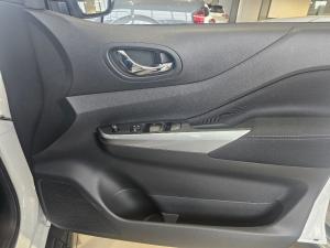 Nissan Navara 2.5DDTI SE Plus D/C - Image 14