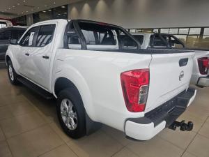 Nissan Navara 2.5DDTI SE Plus D/C - Image 3