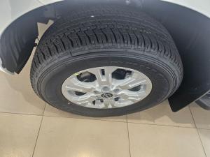 Nissan Navara 2.5DDTI SE Plus D/C - Image 8
