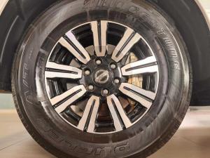 Nissan Patrol 5.6 V8 LE Premium - Image 10