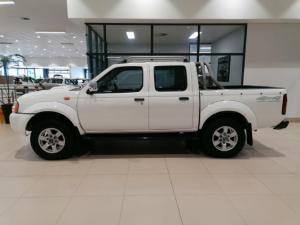 Nissan NP300 Hardbody 2.5TDi double cab 4x4 - Image 2