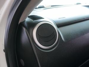 Suzuki Grand Vitara 2.4 auto - Image 14