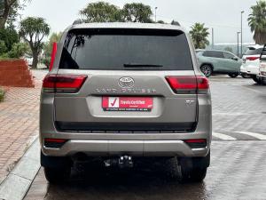 Toyota Land Cruiser 300 3.5T ZX - Image 6