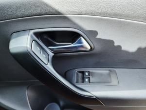 Volkswagen Polo Vivo 1.6 Comfortline TIP - Image 16