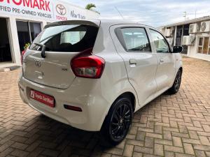 Toyota Vitz 1.0 XR manual - Image 2