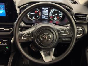 Toyota Urban Cruiser 1.5 XR manual - Image 8
