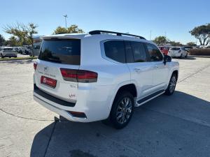 Toyota Land Cruiser 300 3.3D ZX - Image 2