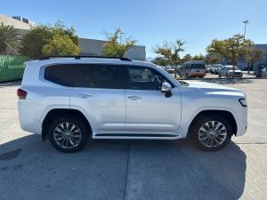 Toyota Land Cruiser 300 3.3D ZX - Image 4
