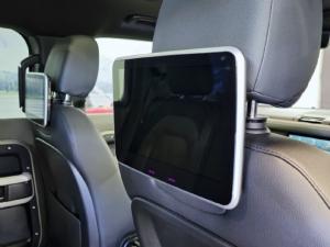 Land Rover Defender 110 D240 X-Dynamic SE - Image 16