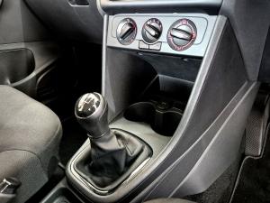 Volkswagen Polo Vivo hatch 1.4 Comfortline - Image 15