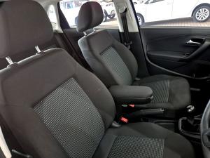 Volkswagen Polo Vivo hatch 1.4 Comfortline - Image 16