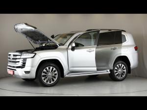 Toyota Land Cruiser 300 3.3D ZX - Image 12