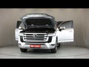 Toyota Land Cruiser 300 3.3D ZX - Image 13