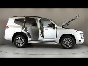 Toyota Land Cruiser 300 3.3D ZX - Image 15