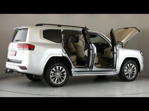 Toyota Land Cruiser 300 3.3D ZX - Image 16