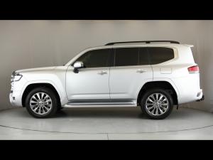 Toyota Land Cruiser 300 3.3D ZX - Image 17