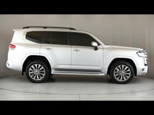 Toyota Land Cruiser 300 3.3D ZX - Image 3