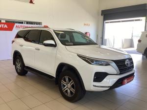 Toyota Fortuner 2.4GD-6 manual - Image 1