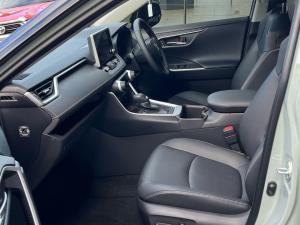 Toyota RAV4 2.0 VX - Image 9