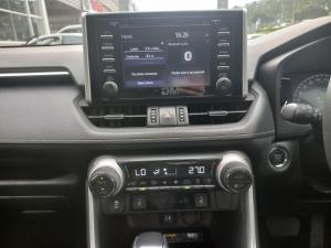 Toyota RAV4 2.0 VX - Image 13