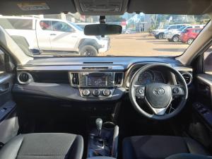 Toyota RAV4 2.0 GX auto - Image 6