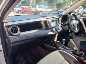 Toyota RAV4 2.0 GX auto - Image 7