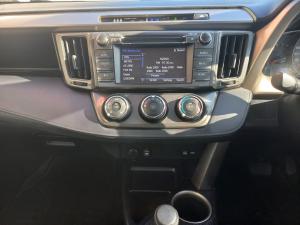 Toyota RAV4 2.0 GX auto - Image 10
