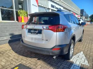 Toyota RAV4 2.0 GX auto - Image 2