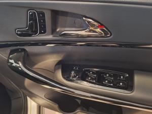 Mahindra XUV700 2.0T AX7L - Image 13
