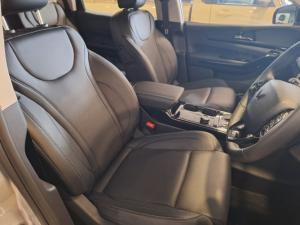 Mahindra XUV700 2.0T AX7L - Image 6