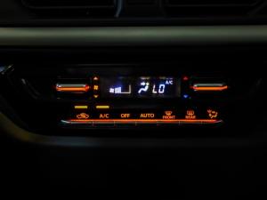 Suzuki Swift 1.2 GLX auto - Image 16